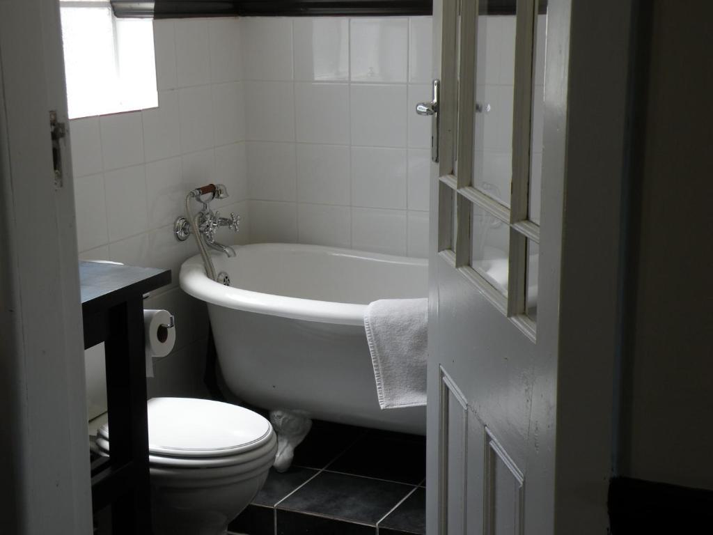The Historic Pig And Whistle Inn Bathurst Room photo