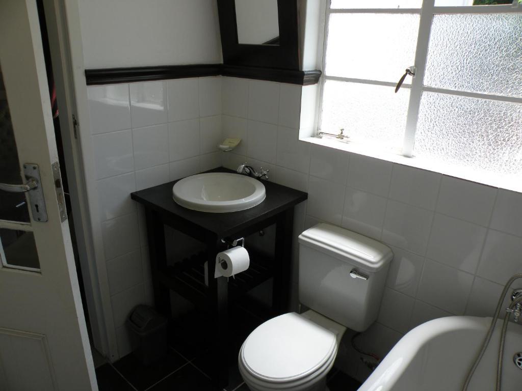 The Historic Pig And Whistle Inn Bathurst Room photo