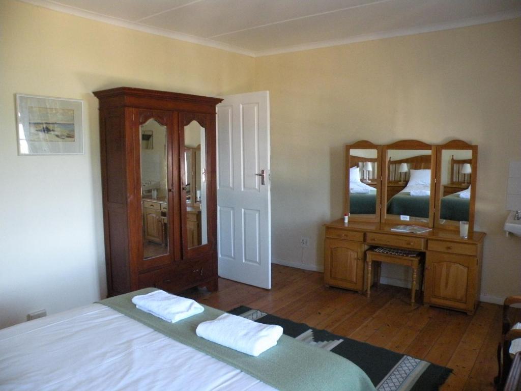 The Historic Pig And Whistle Inn Bathurst Room photo